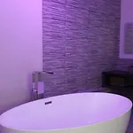 5&5 Rooftop Bed and breakfast 3*