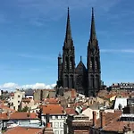 Bed and breakfast 5&5 Rooftop Clermont-Ferrand