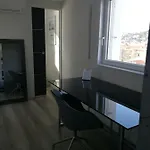 Bed and breakfast 5&5 Rooftop 3*