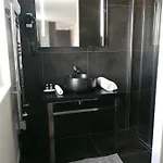 Bed and breakfast 5&5 Rooftop