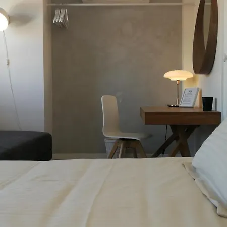 5&5 Rooftop Bed & Breakfast 3*