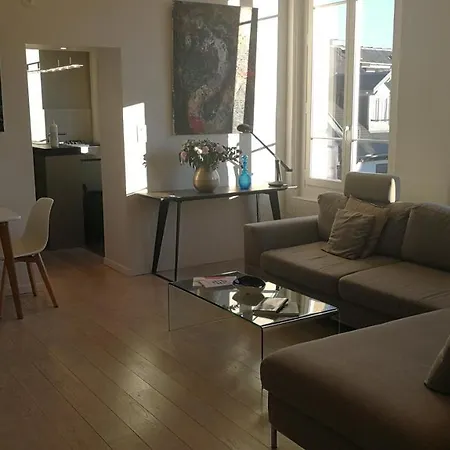 5&5 Rooftop Nocleg ze śniadaniem 3*