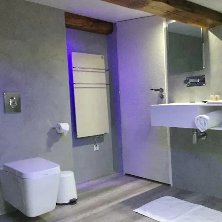 5&5 Rooftop Bed & Breakfast 3*