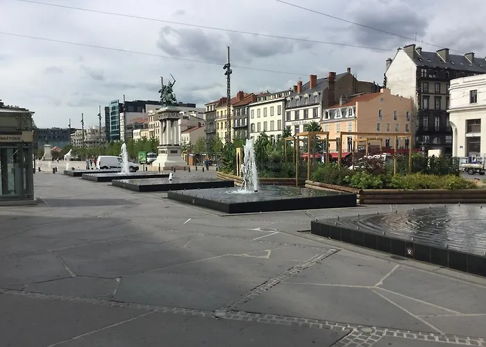 5&5 Rooftop Bed & Breakfast